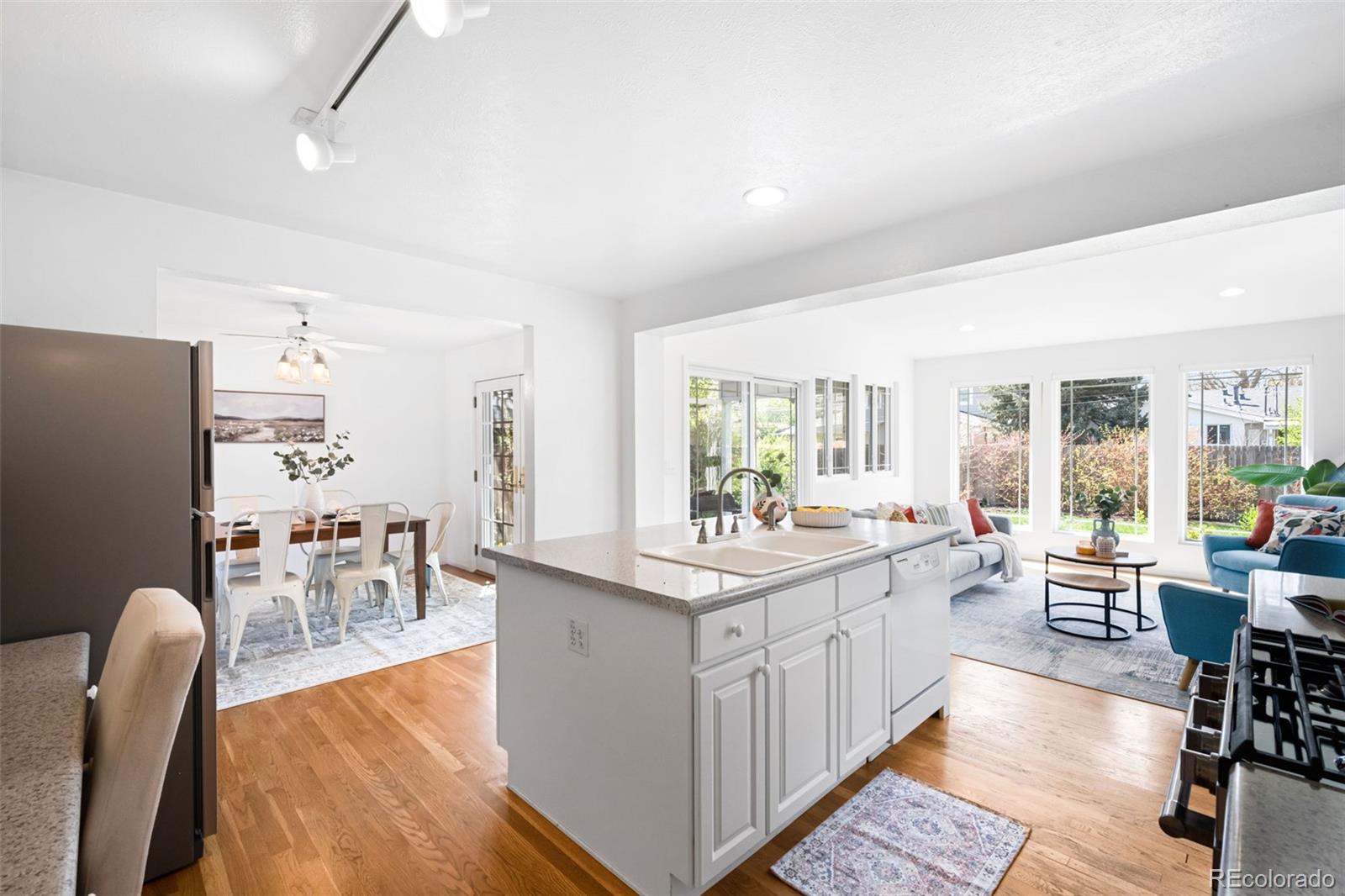 MLS Image #11 for 6984 e montana place,denver, Colorado