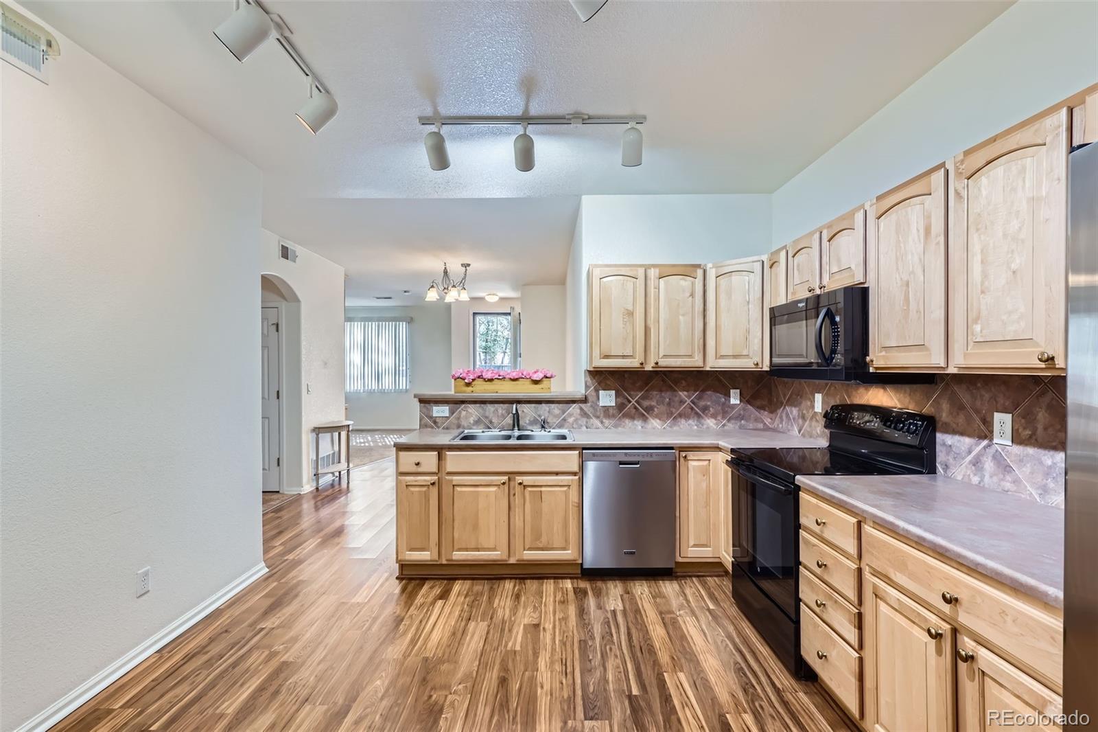 MLS Image #12 for 4222 s blackhawk circle,aurora, Colorado