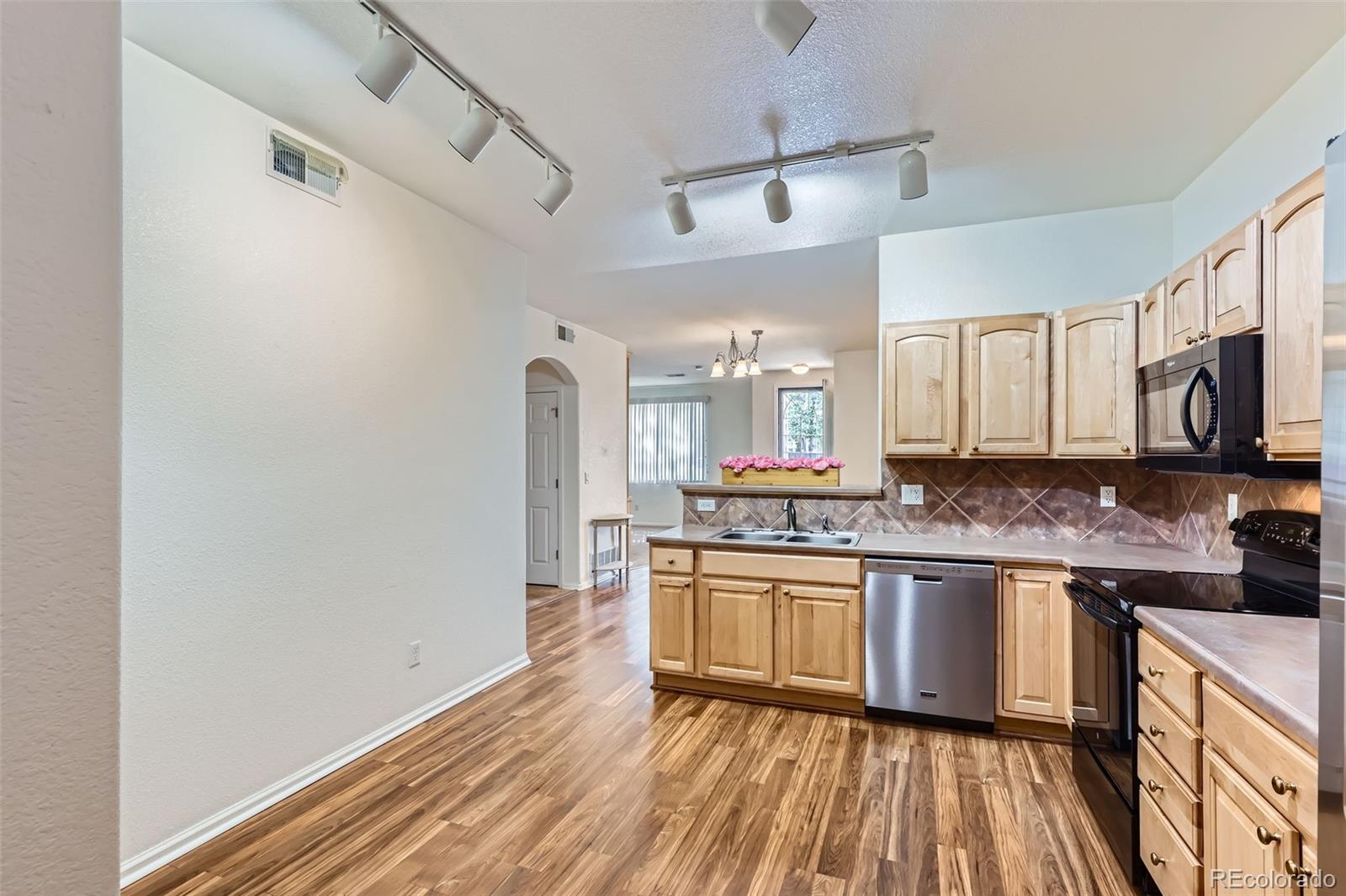 MLS Image #14 for 4222 s blackhawk circle,aurora, Colorado