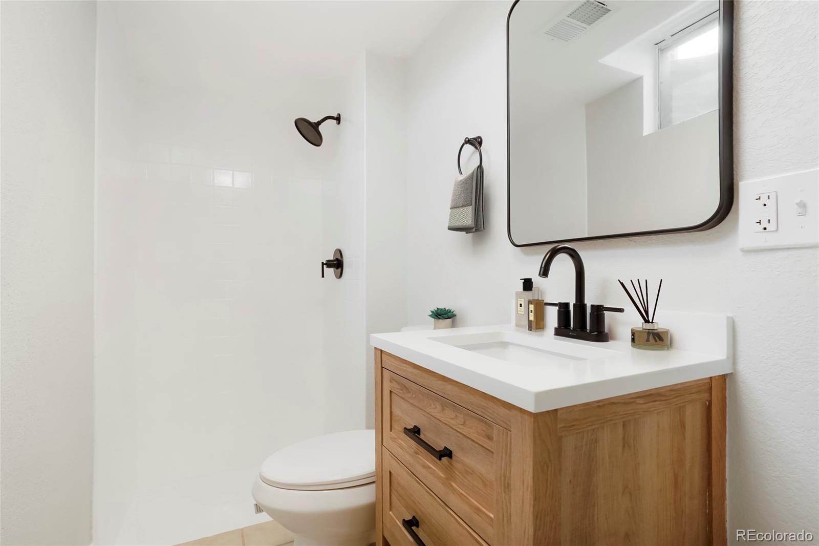 MLS Image #7 for 13202  olmsted place,denver, Colorado