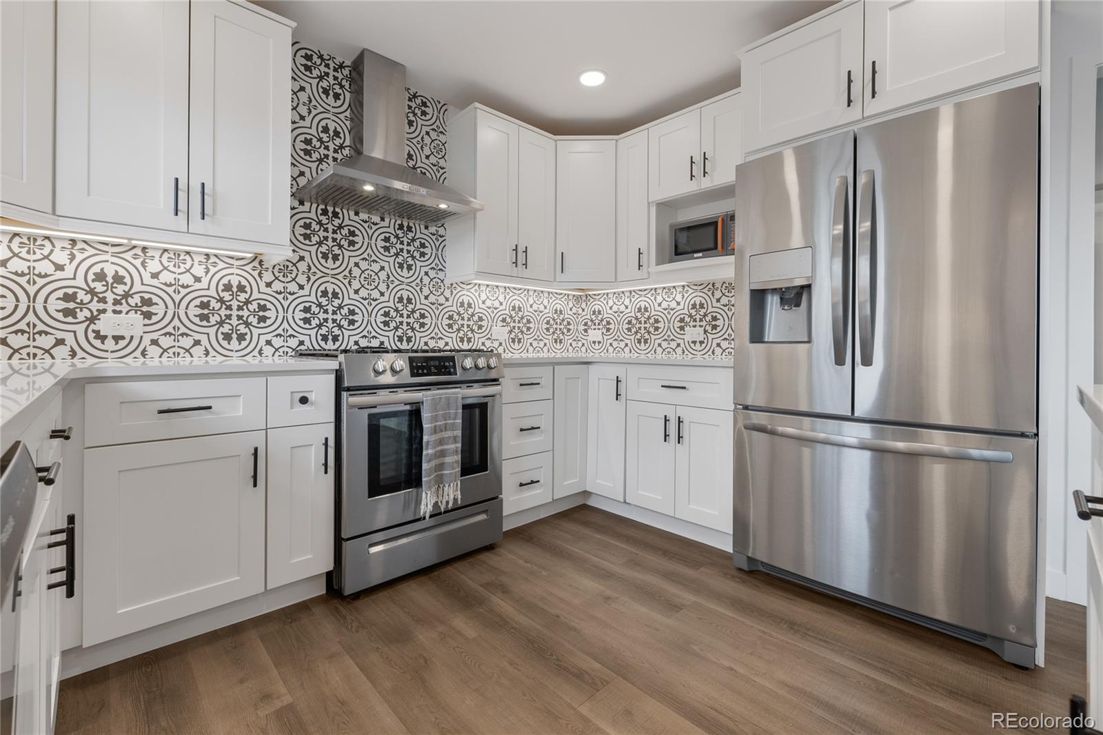 MLS Image #11 for 835 s shoshone street,denver, Colorado