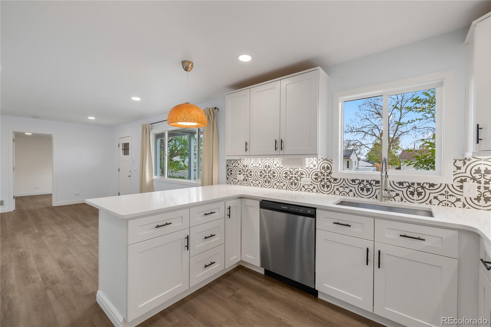 MLS Image #13 for 835 s shoshone street,denver, Colorado