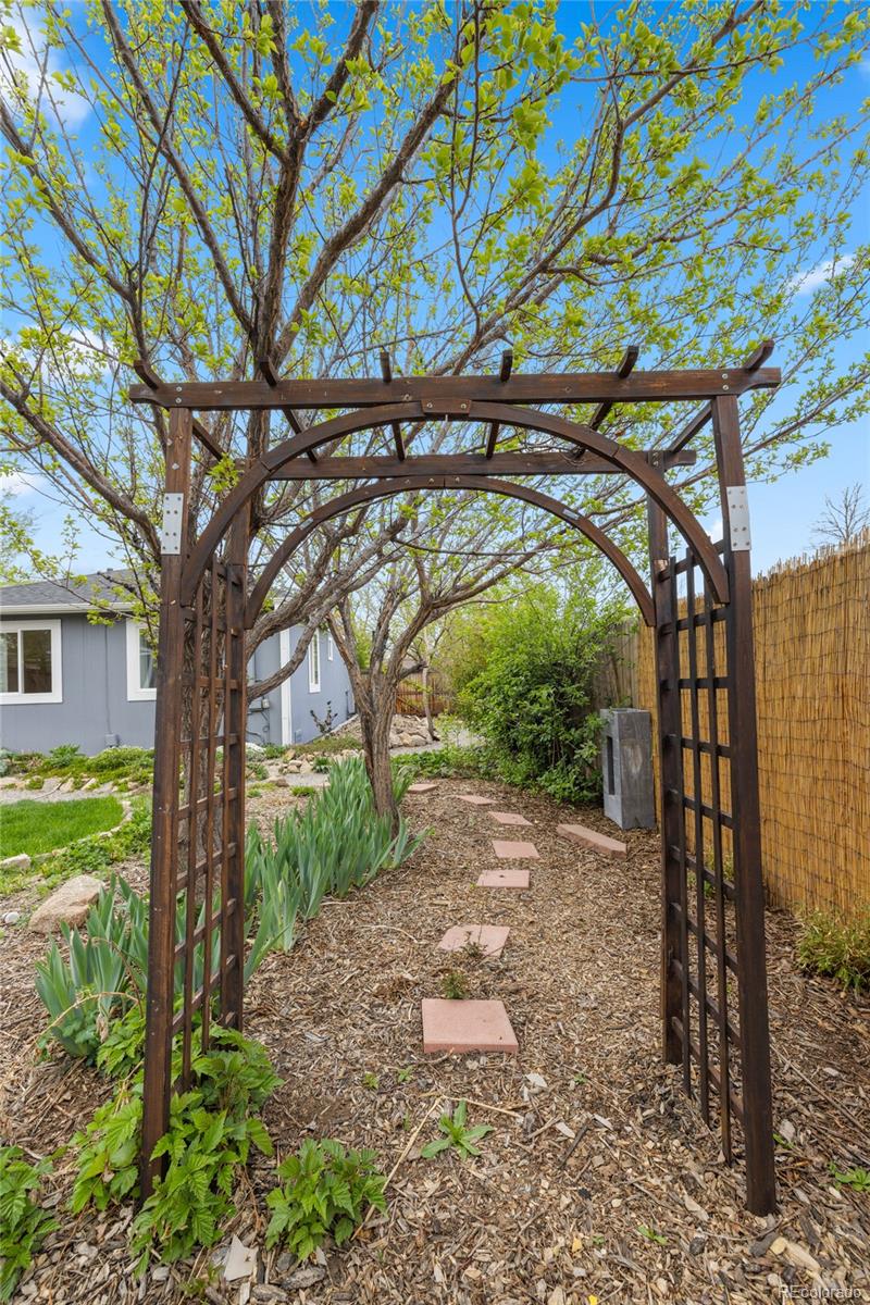 MLS Image #32 for 835 s shoshone street,denver, Colorado