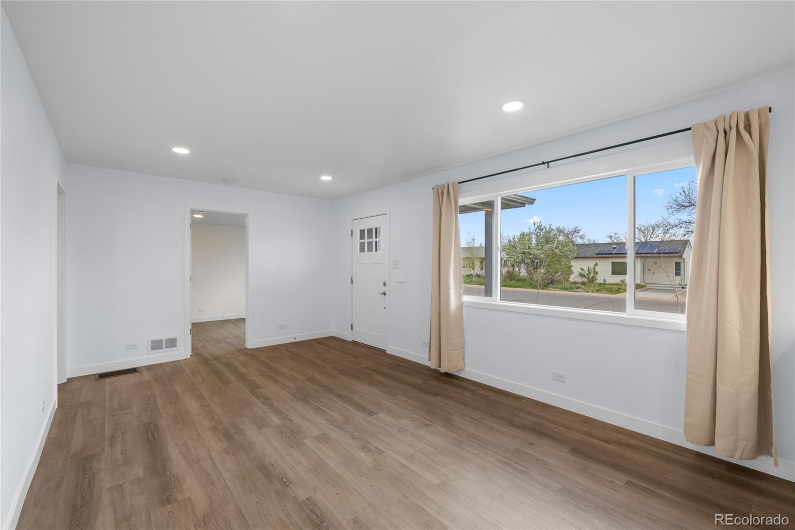 MLS Image #8 for 835 s shoshone street,denver, Colorado