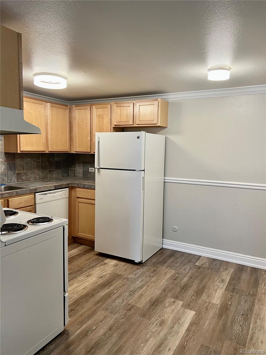 MLS Image #3 for 1390  emerson street,denver, Colorado