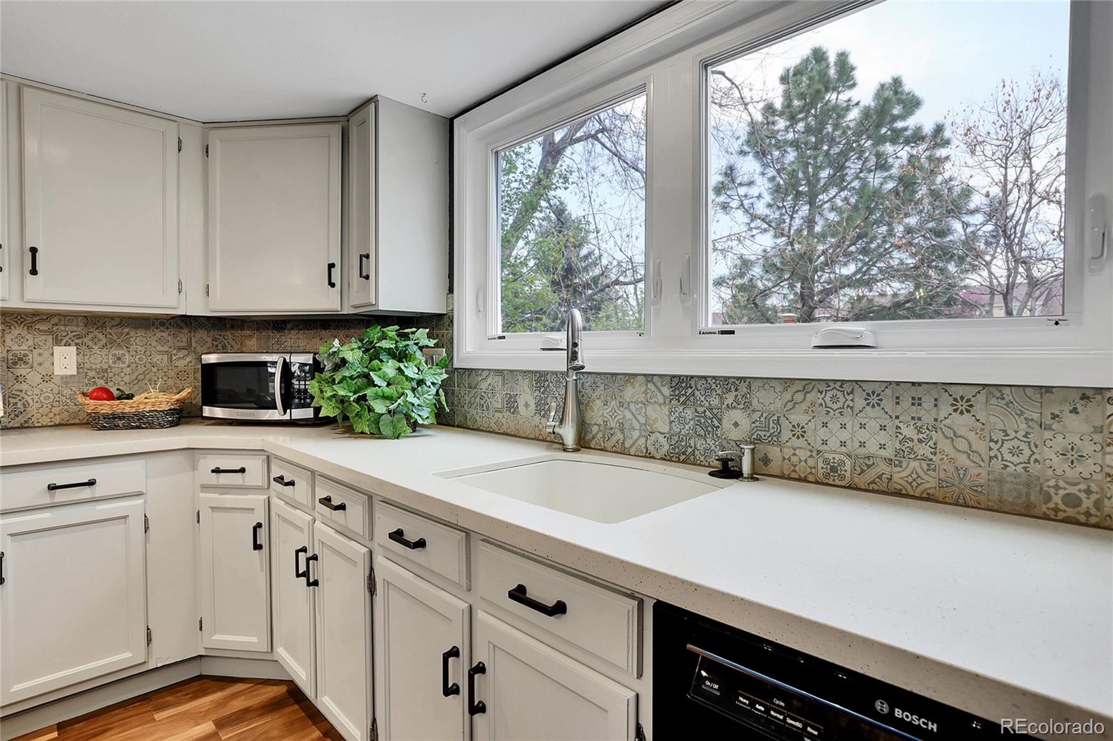 MLS Image #10 for 12718 w 84th drive,arvada, Colorado