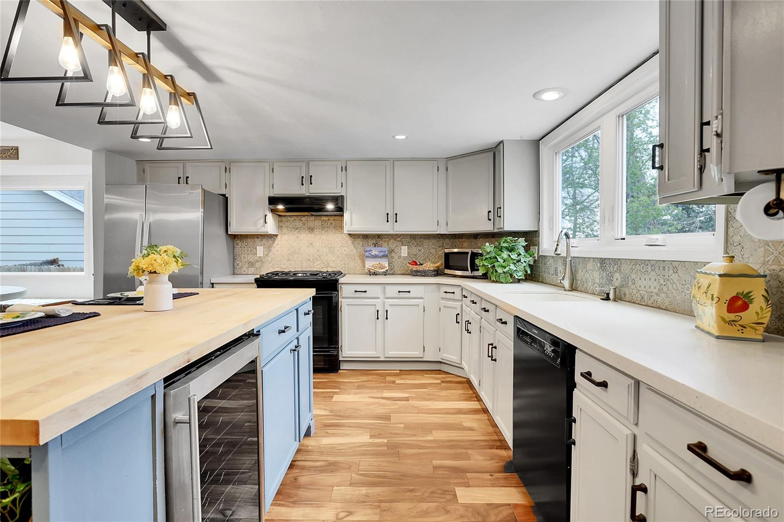 MLS Image #9 for 12718 w 84th drive,arvada, Colorado