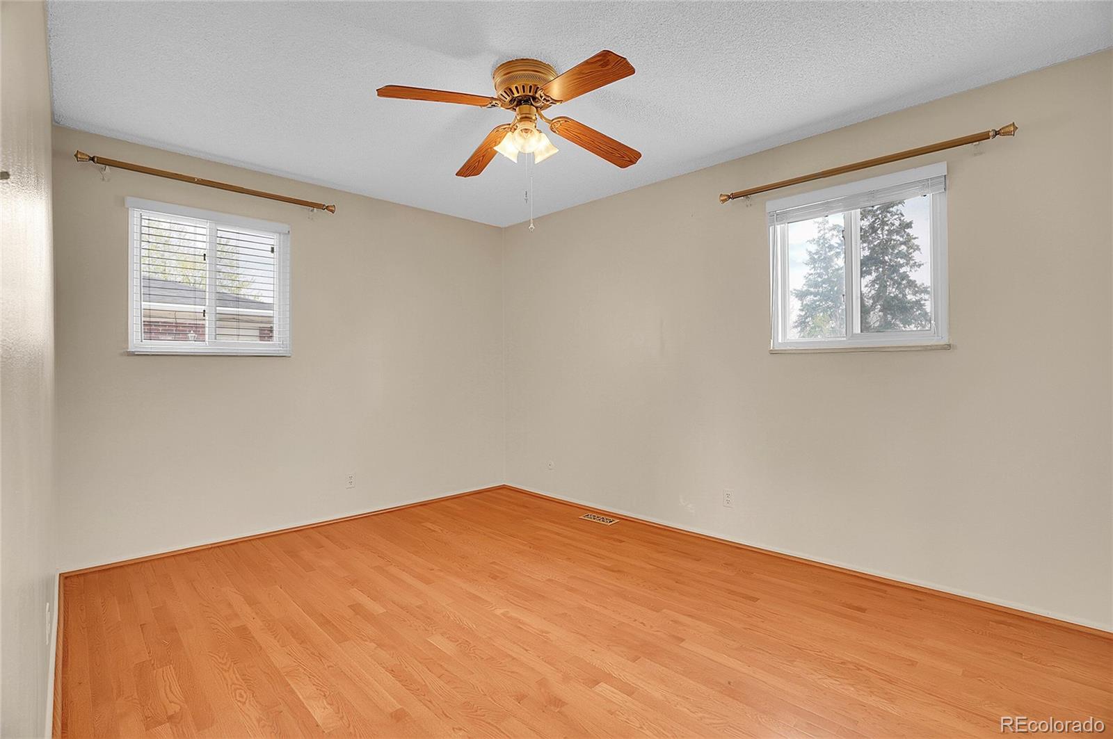 MLS Image #11 for 5510  troy street,denver, Colorado