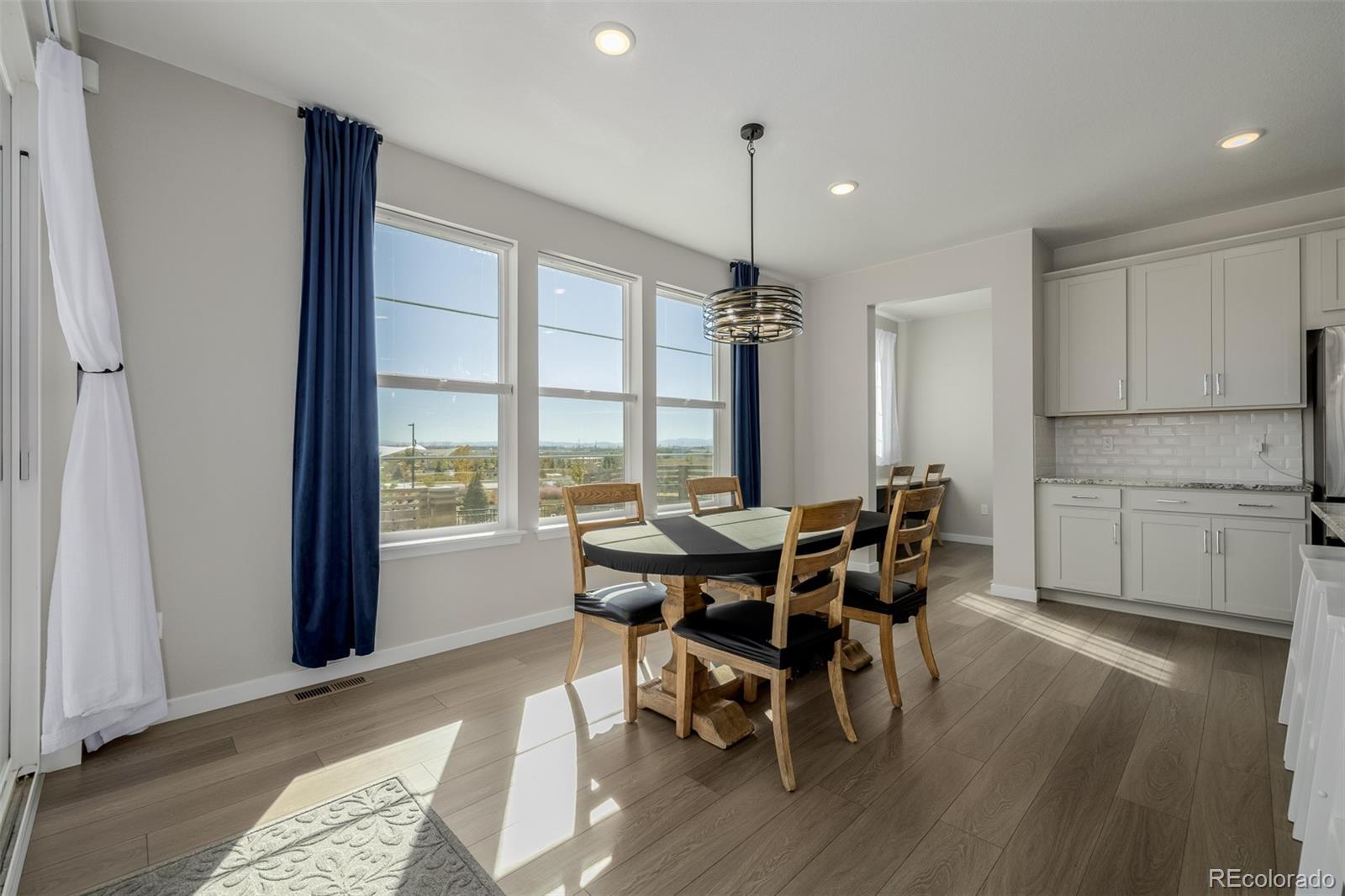 MLS Image #11 for 23652 e 40th avenue,aurora, Colorado