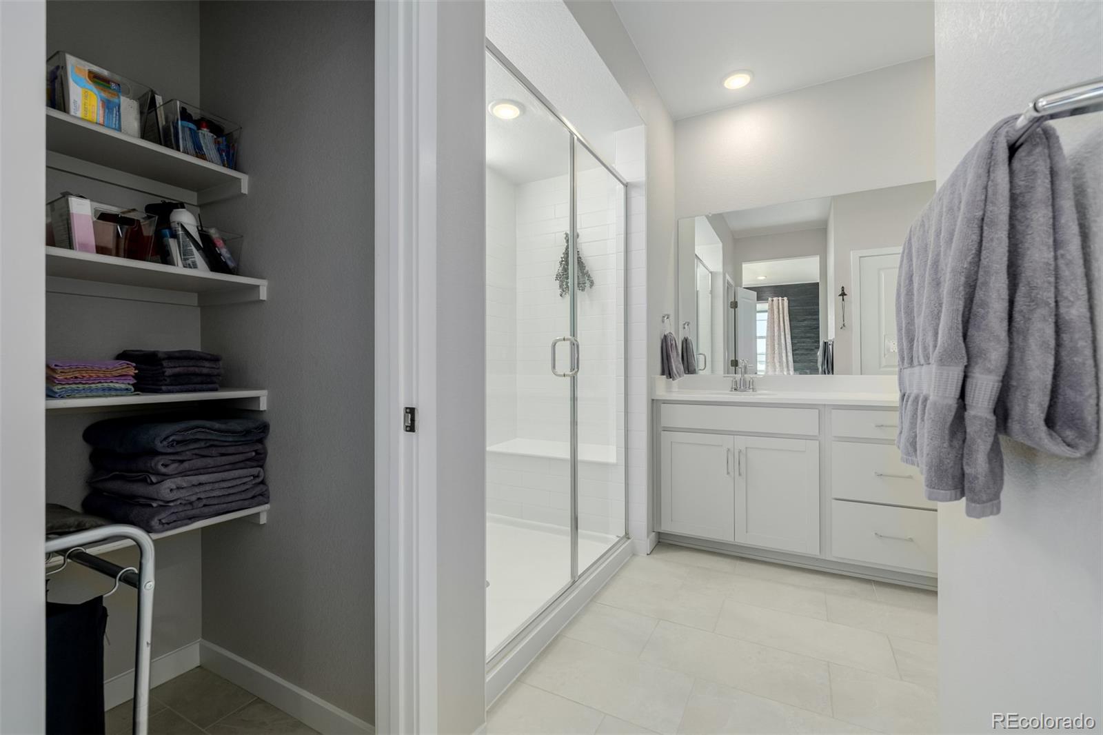 MLS Image #29 for 23652 e 40th avenue,aurora, Colorado