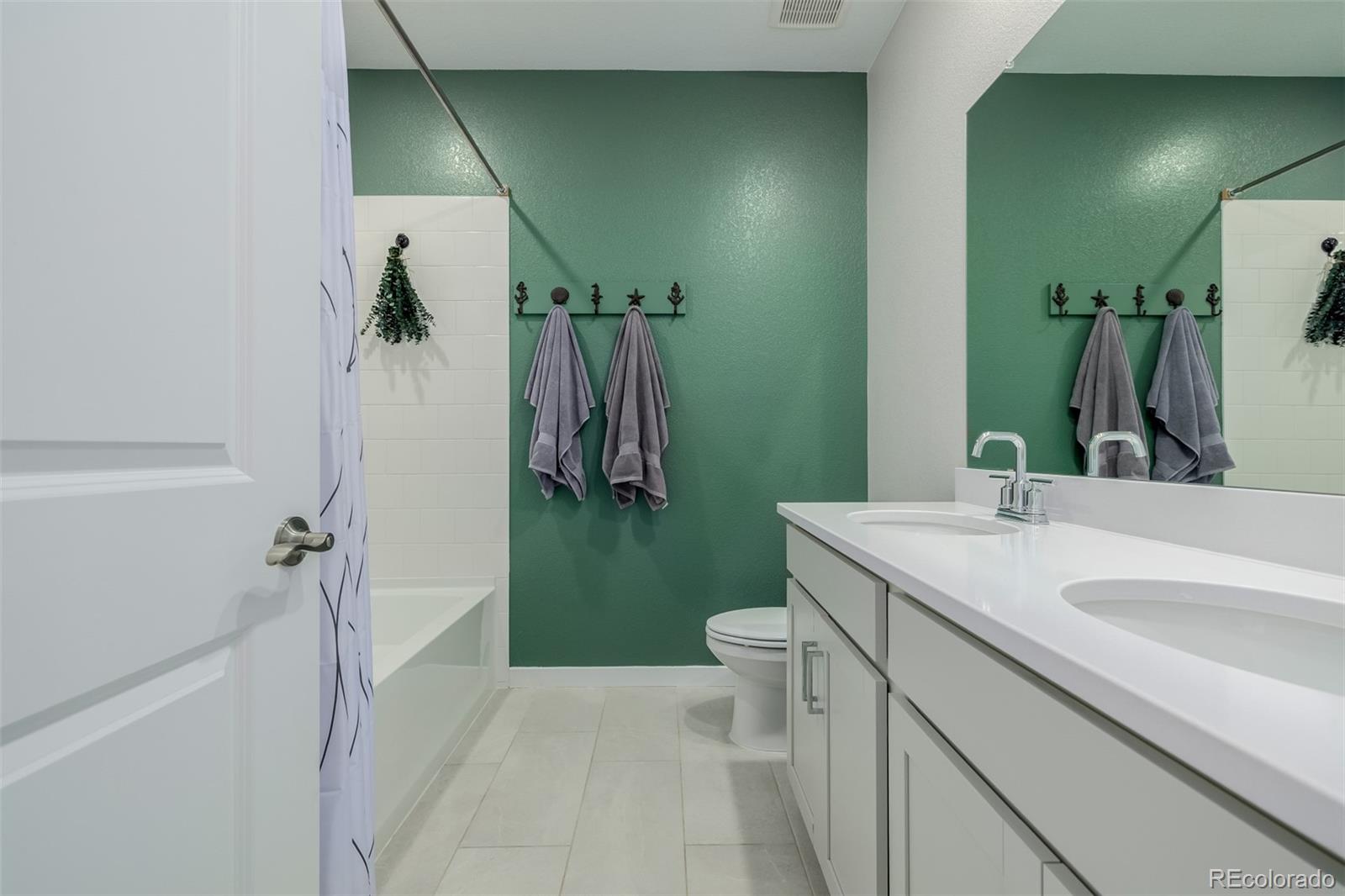 MLS Image #38 for 23652 e 40th avenue,aurora, Colorado
