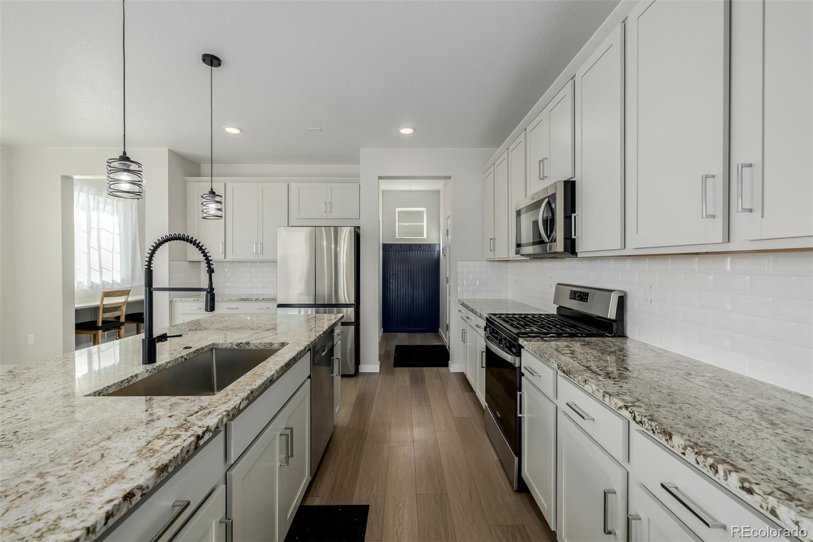 MLS Image #9 for 23652 e 40th avenue,aurora, Colorado