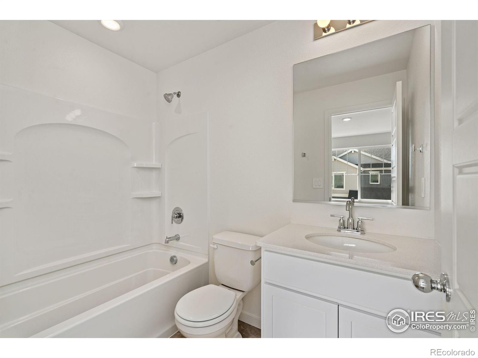 MLS Image #4 for 406  condor way,johnstown, Colorado
