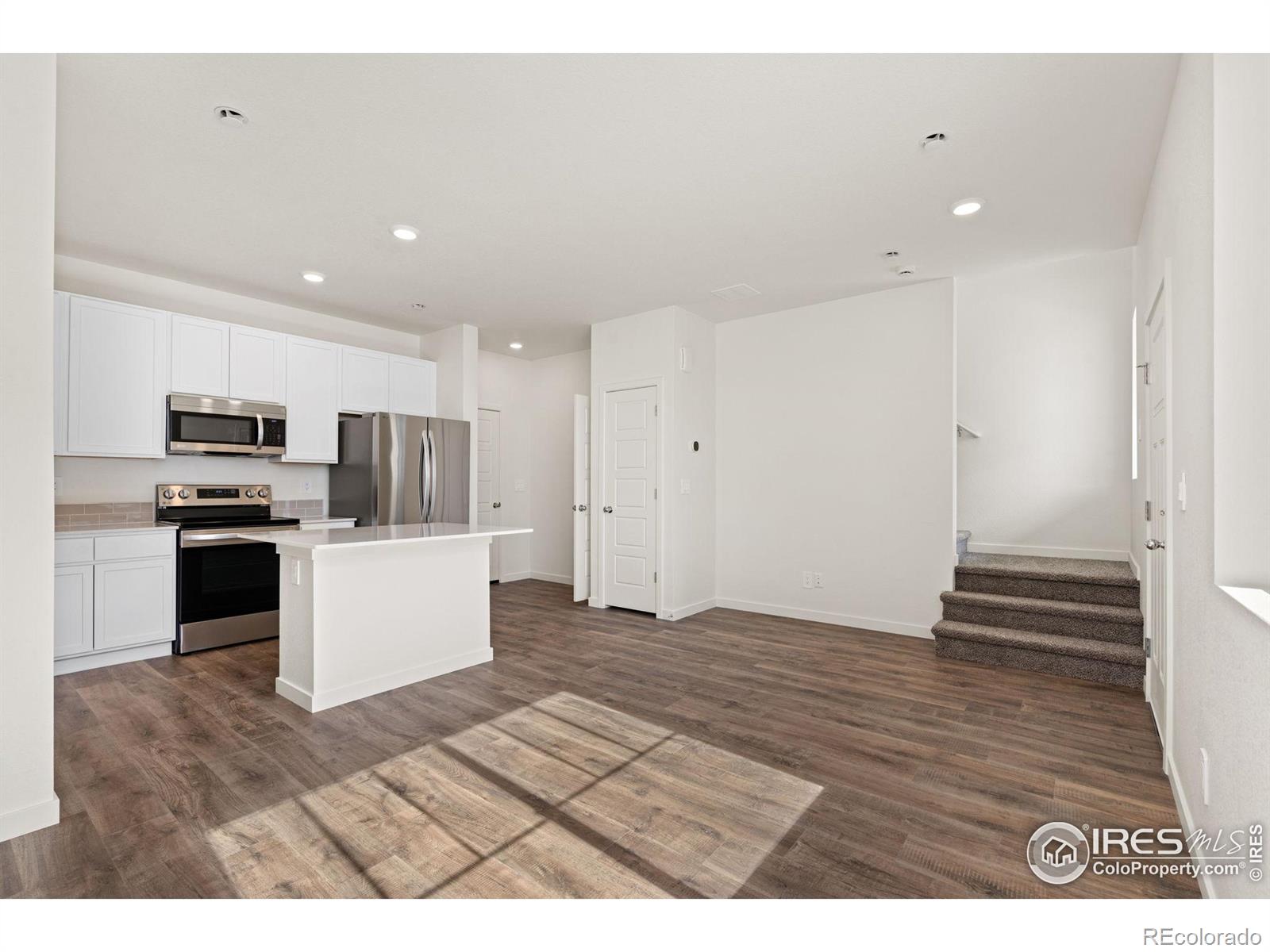 MLS Image #6 for 406  condor way,johnstown, Colorado