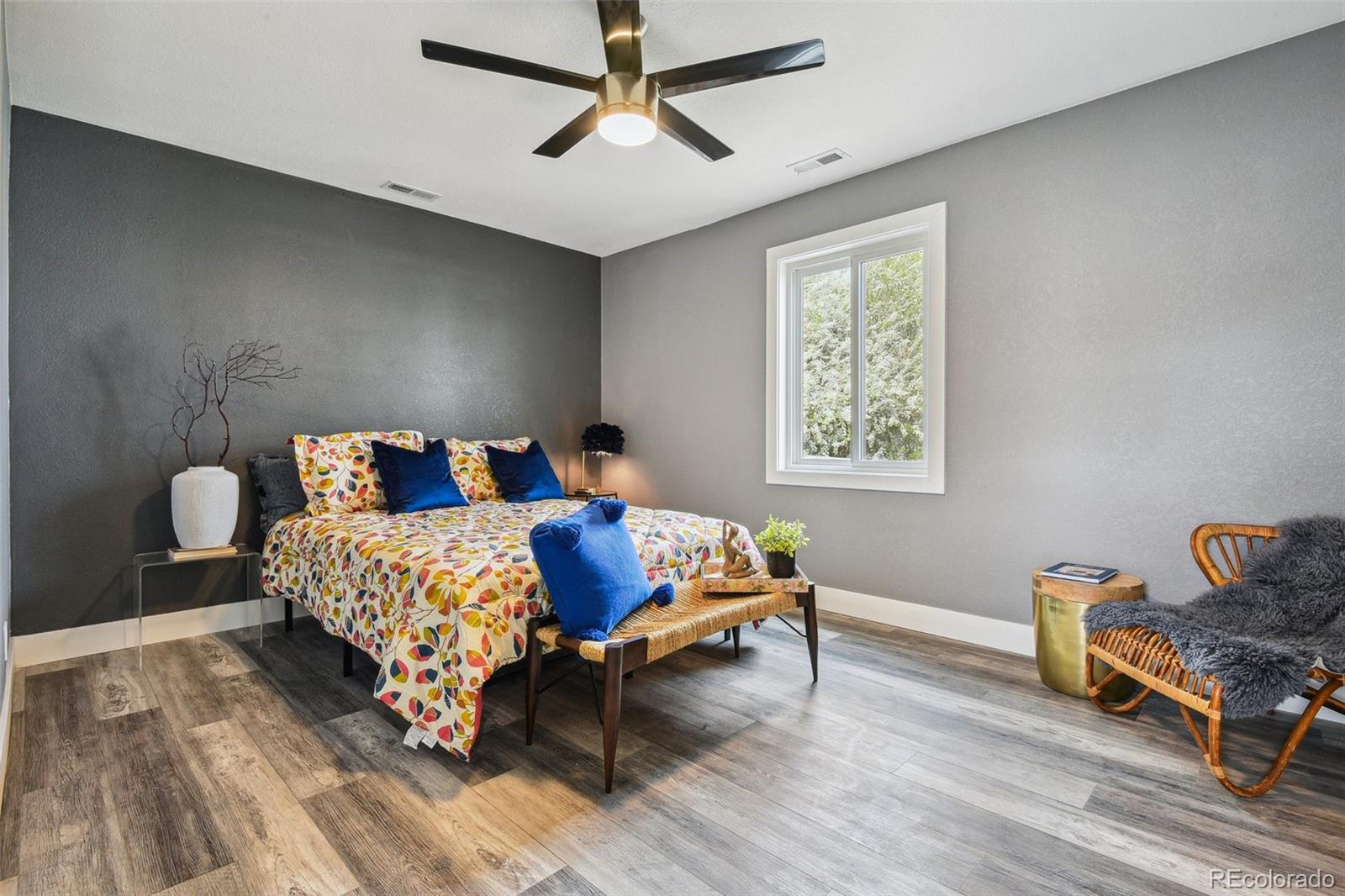 MLS Image #10 for 1498 s perry street,denver, Colorado