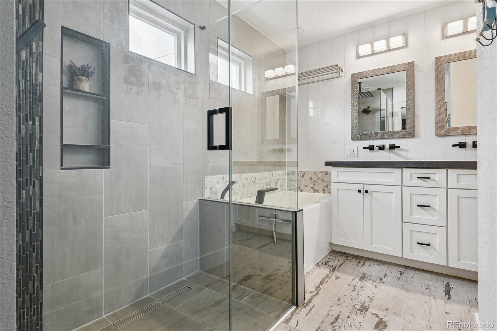 MLS Image #13 for 1498 s perry street,denver, Colorado
