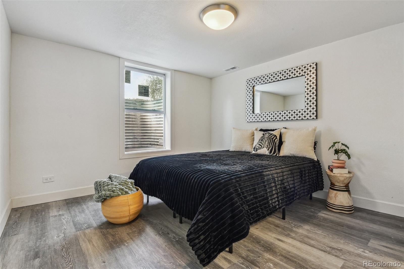 MLS Image #25 for 1498 s perry street,denver, Colorado