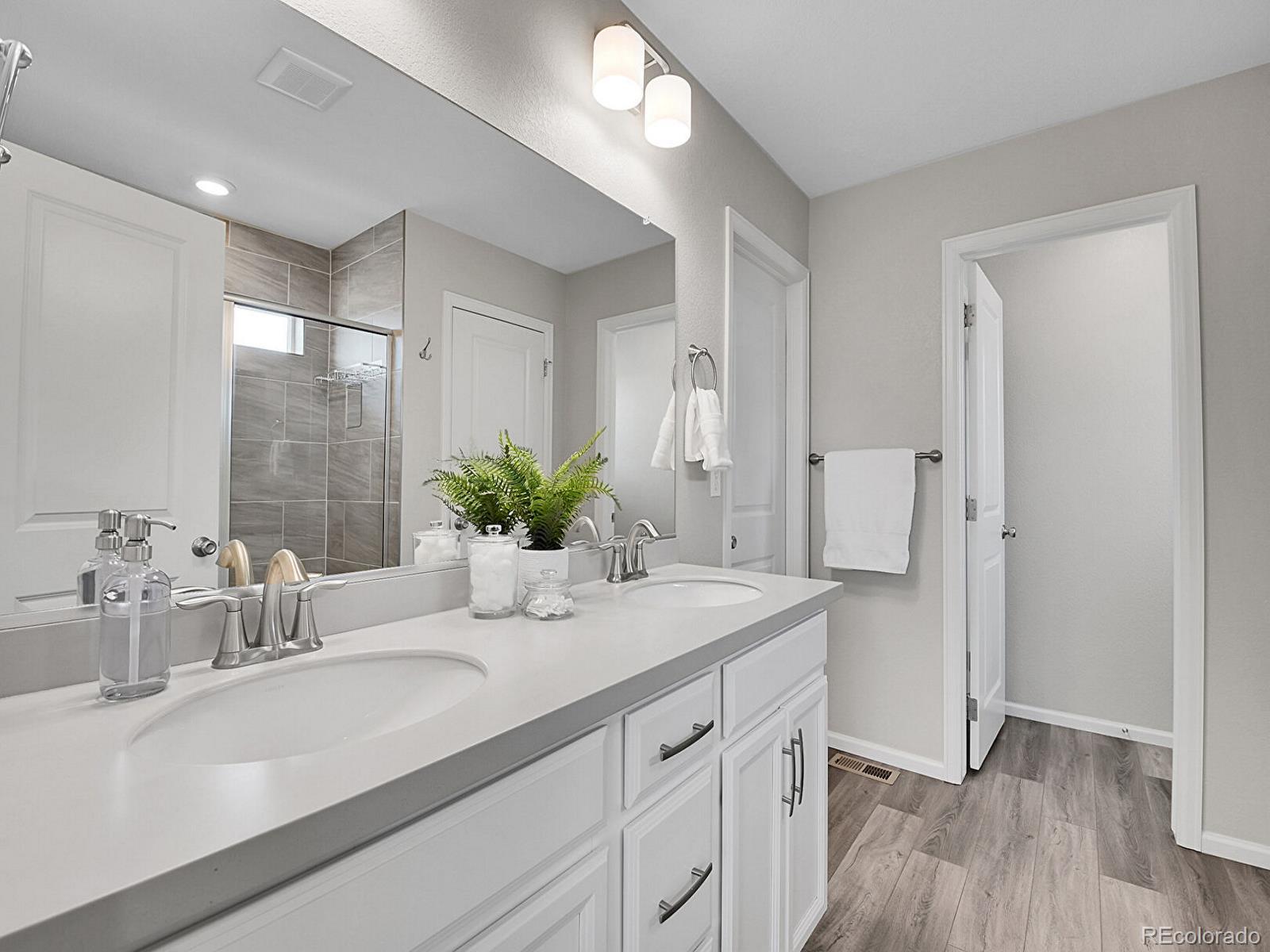 MLS Image #23 for 4552 s perth court,aurora, Colorado