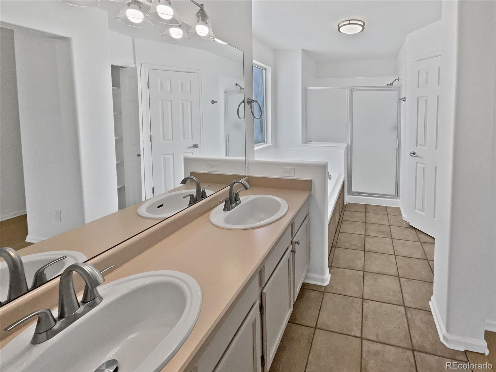 MLS Image #6 for 9115 w hinsdale place,littleton, Colorado