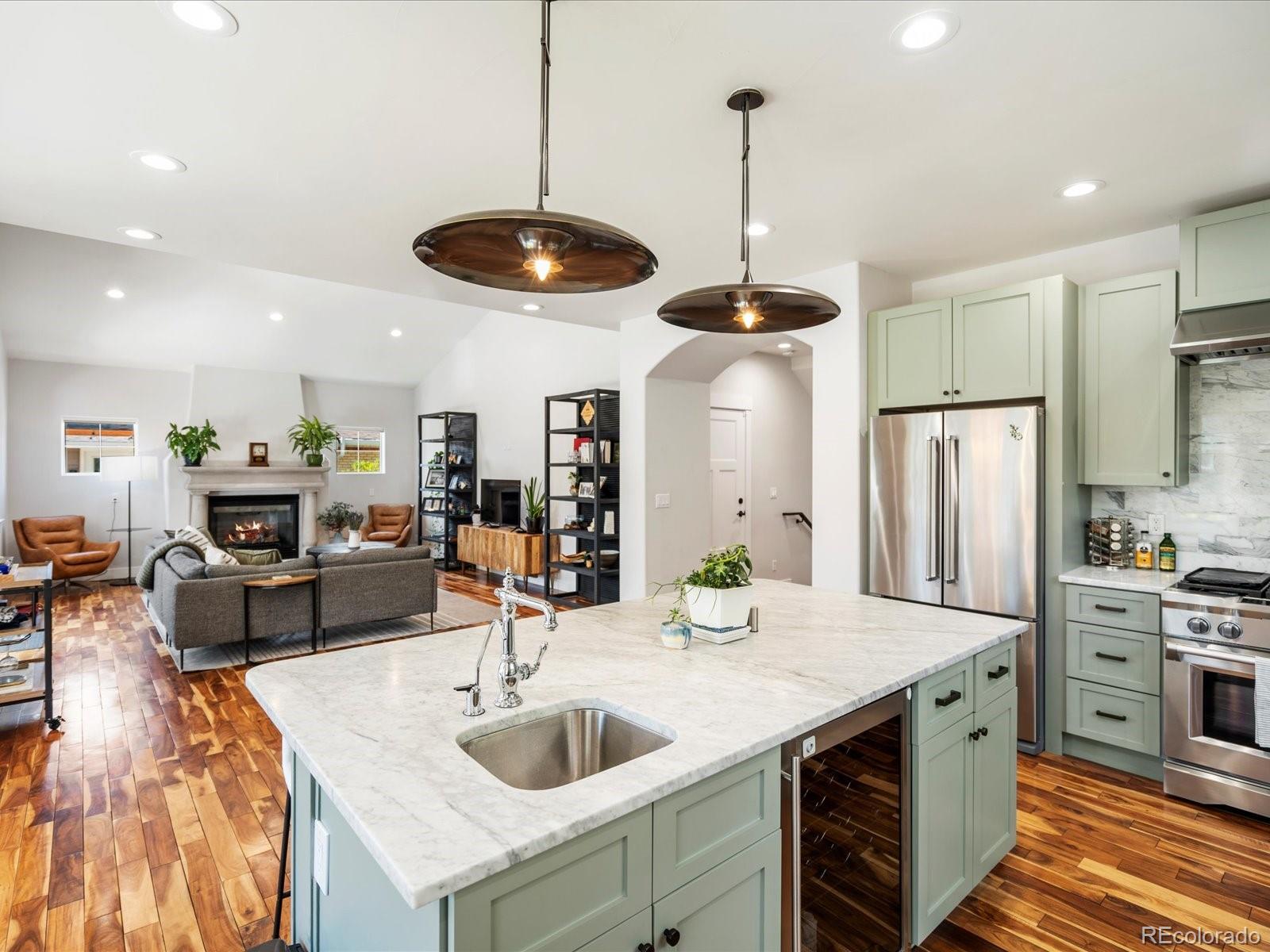 MLS Image #10 for 810  jasmine street,denver, Colorado