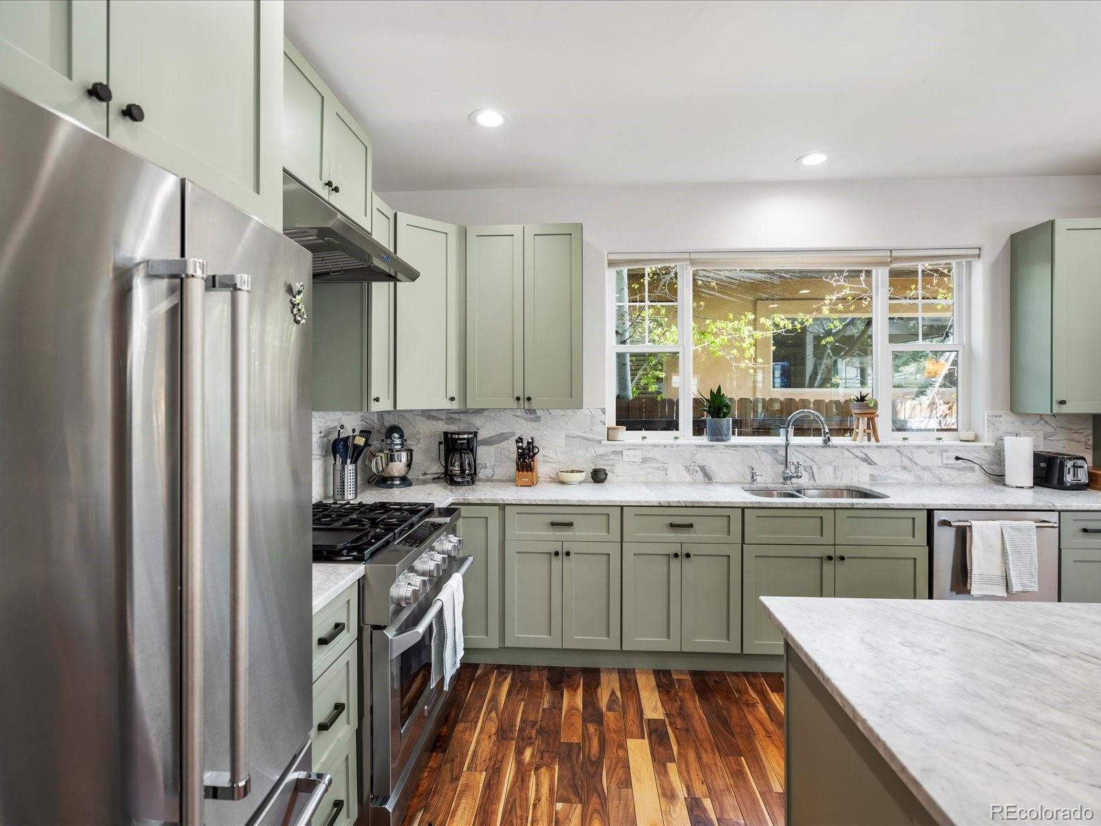 MLS Image #14 for 810  jasmine street,denver, Colorado