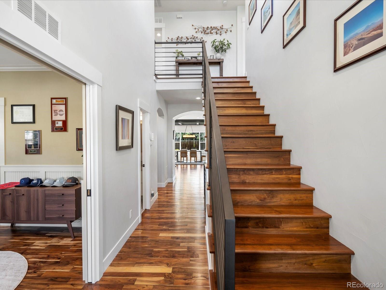 MLS Image #3 for 810  jasmine street,denver, Colorado