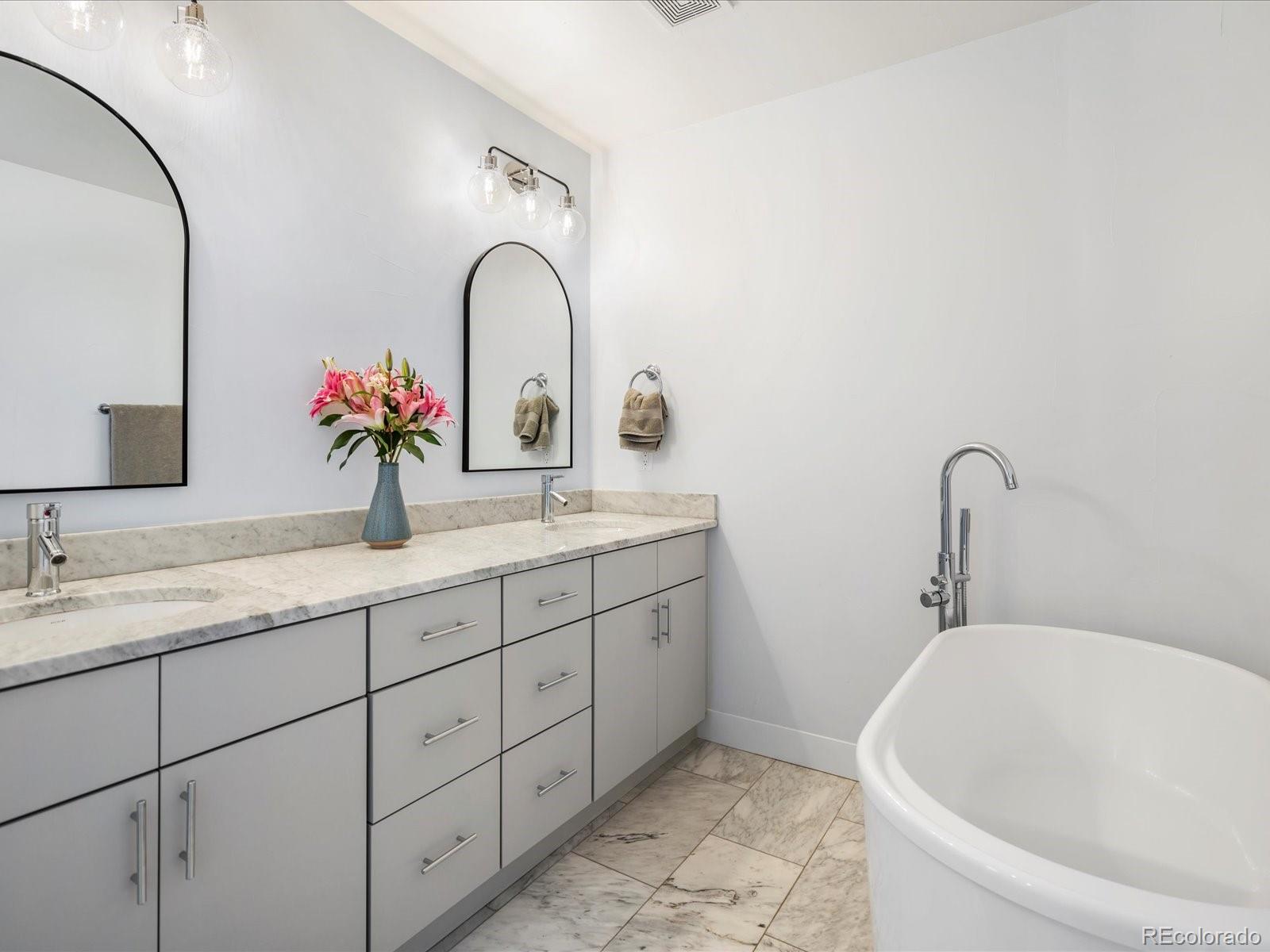 MLS Image #41 for 810  jasmine street,denver, Colorado