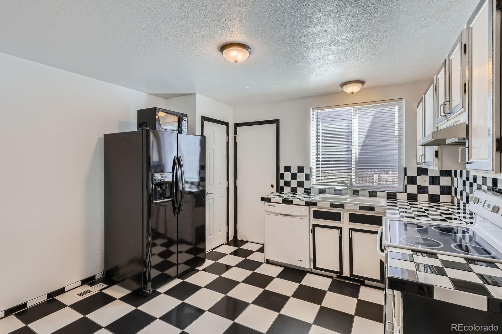 MLS Image #7 for 14803 e 47th avenue,denver, Colorado