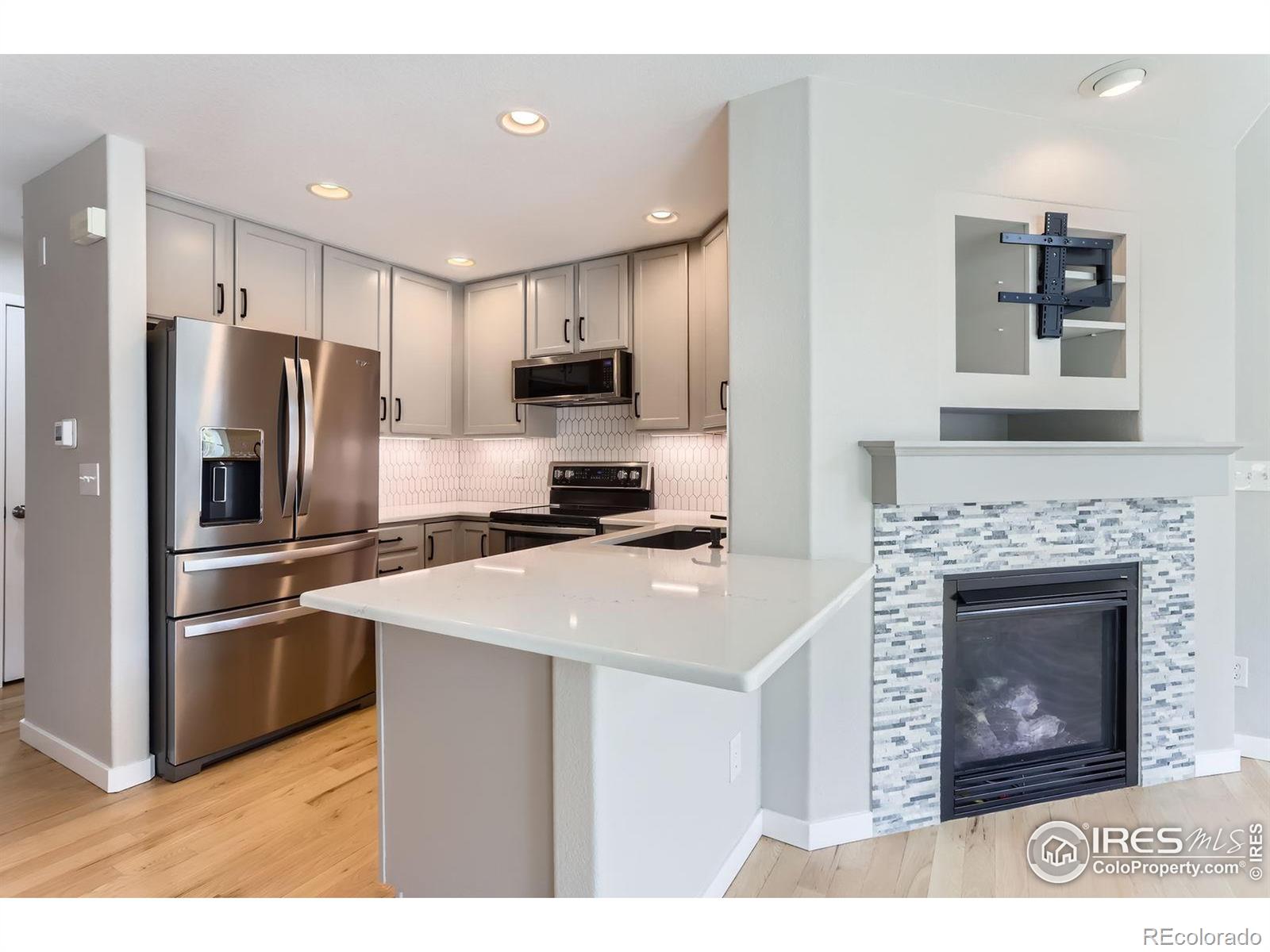 MLS Image #2 for 827  snowberry street,longmont, Colorado