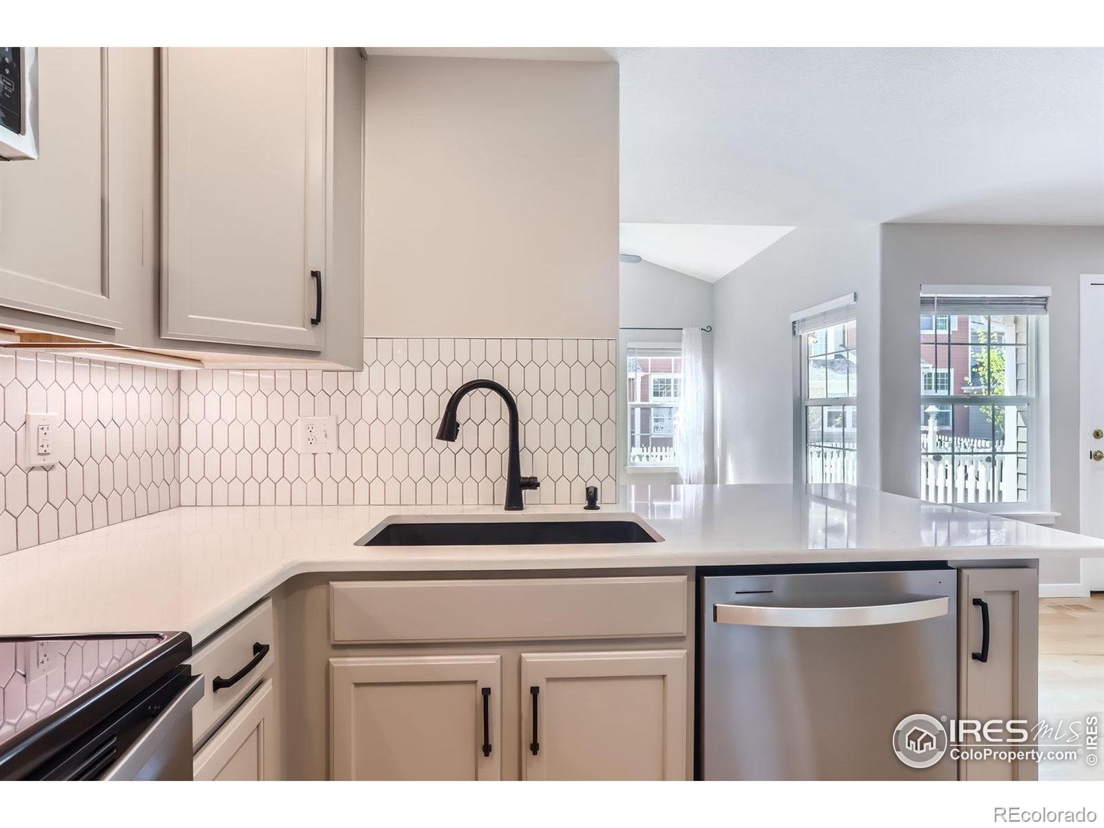 MLS Image #3 for 827  snowberry street,longmont, Colorado