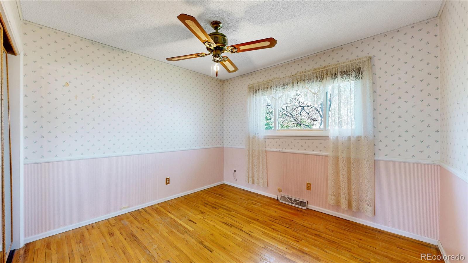 MLS Image #21 for 921 s wheeling street,aurora, Colorado
