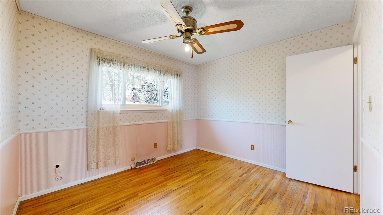 MLS Image #22 for 921 s wheeling street,aurora, Colorado