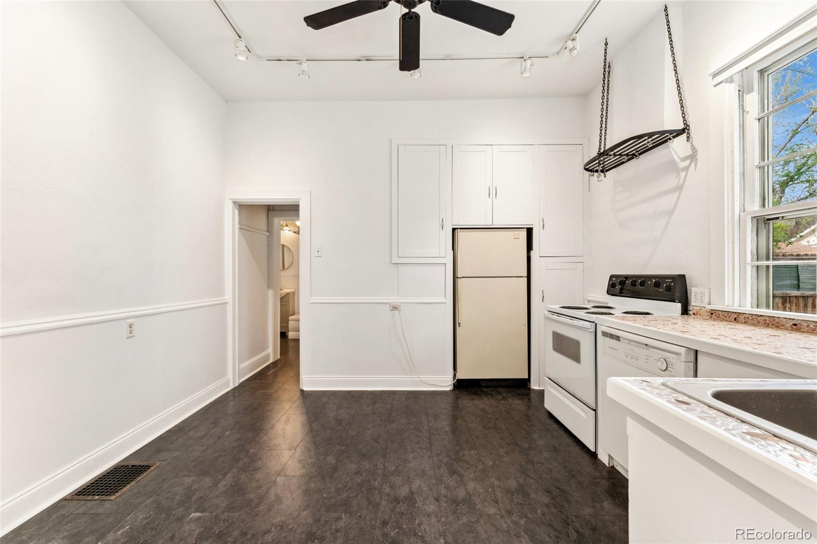 MLS Image #22 for 1748 s logan street,denver, Colorado