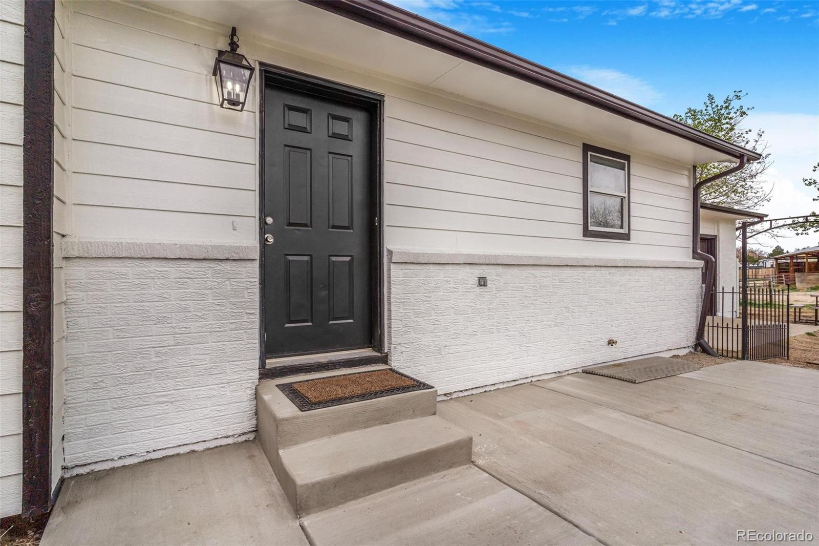 MLS Image #2 for 957  odessa street,aurora, Colorado