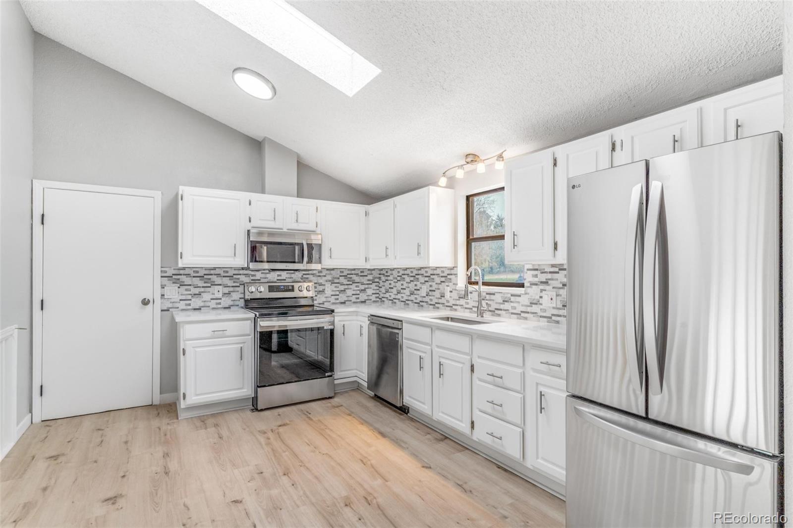 MLS Image #5 for 957  odessa street,aurora, Colorado