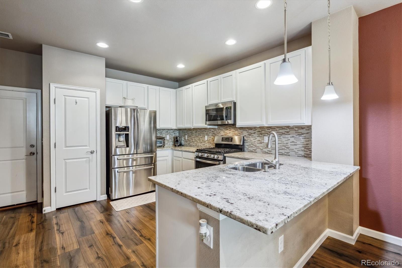 MLS Image #10 for 574 e dry creek place,littleton, Colorado