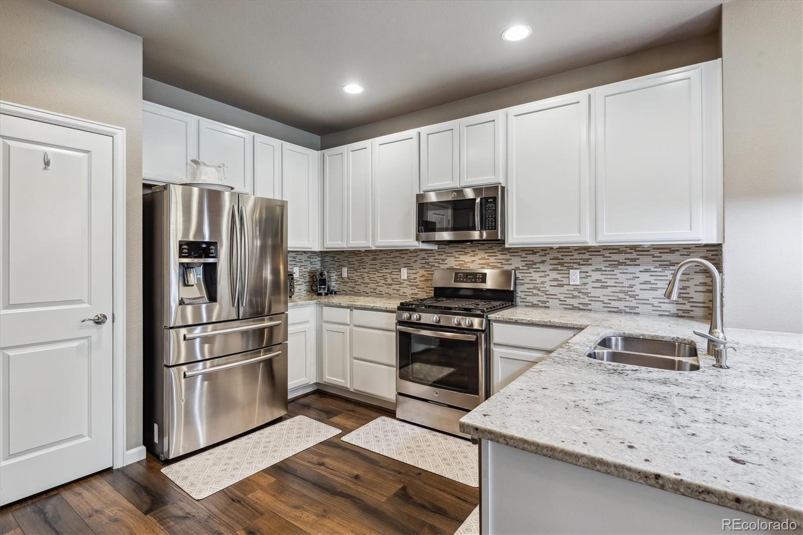 MLS Image #11 for 574 e dry creek place,littleton, Colorado