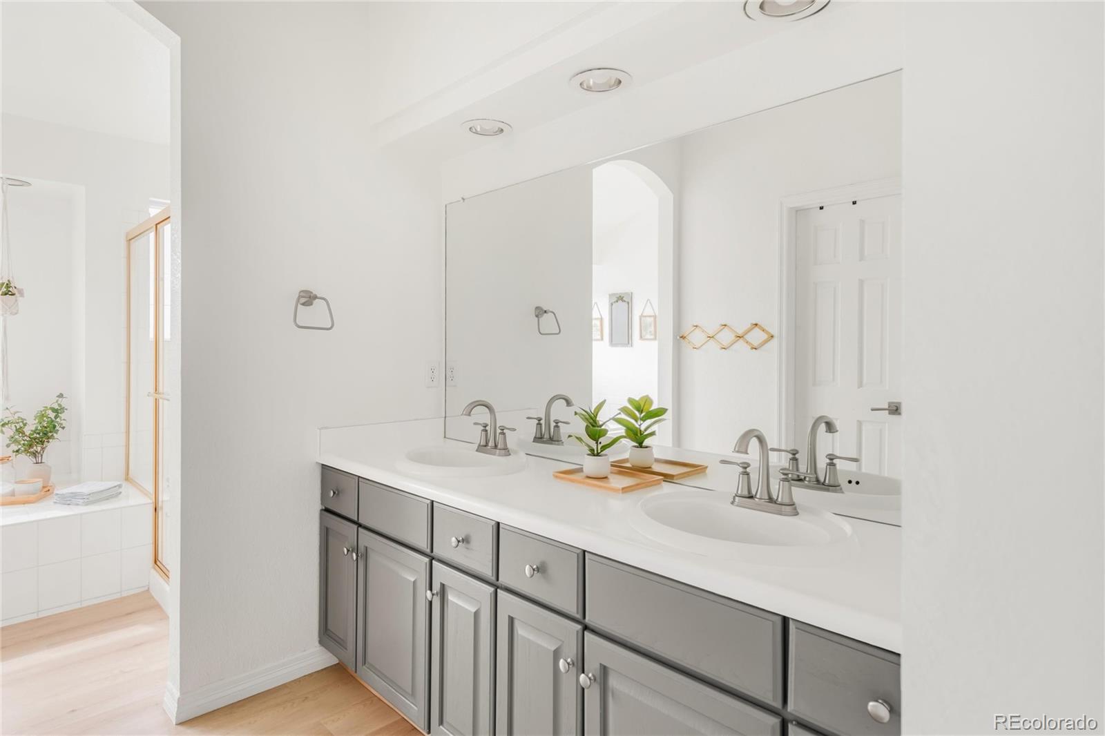 MLS Image #32 for 5962 s sheridan way,littleton, Colorado