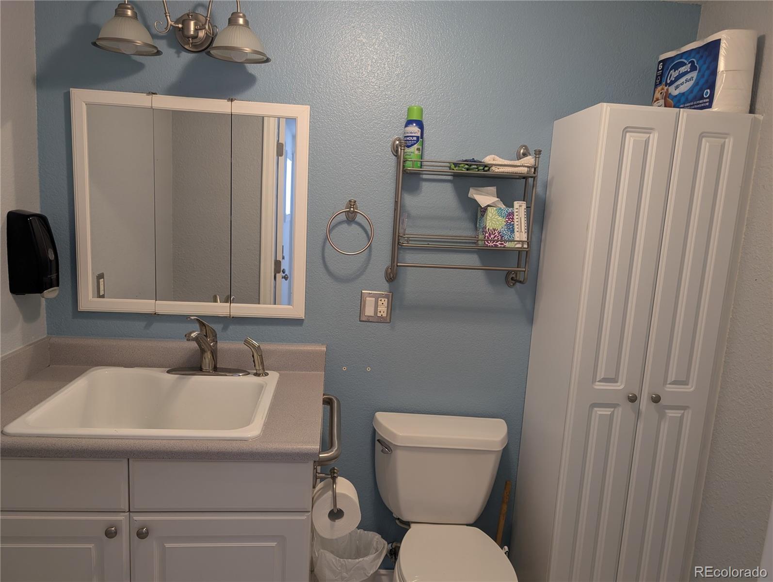 MLS Image #14 for 3044 s bellaire street,denver, Colorado