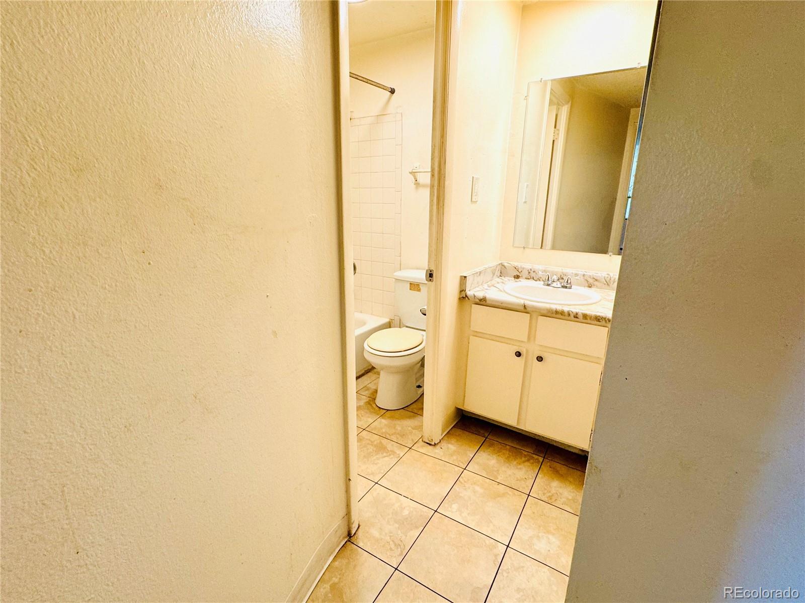 MLS Image #9 for 8826 e florida avenue,denver, Colorado