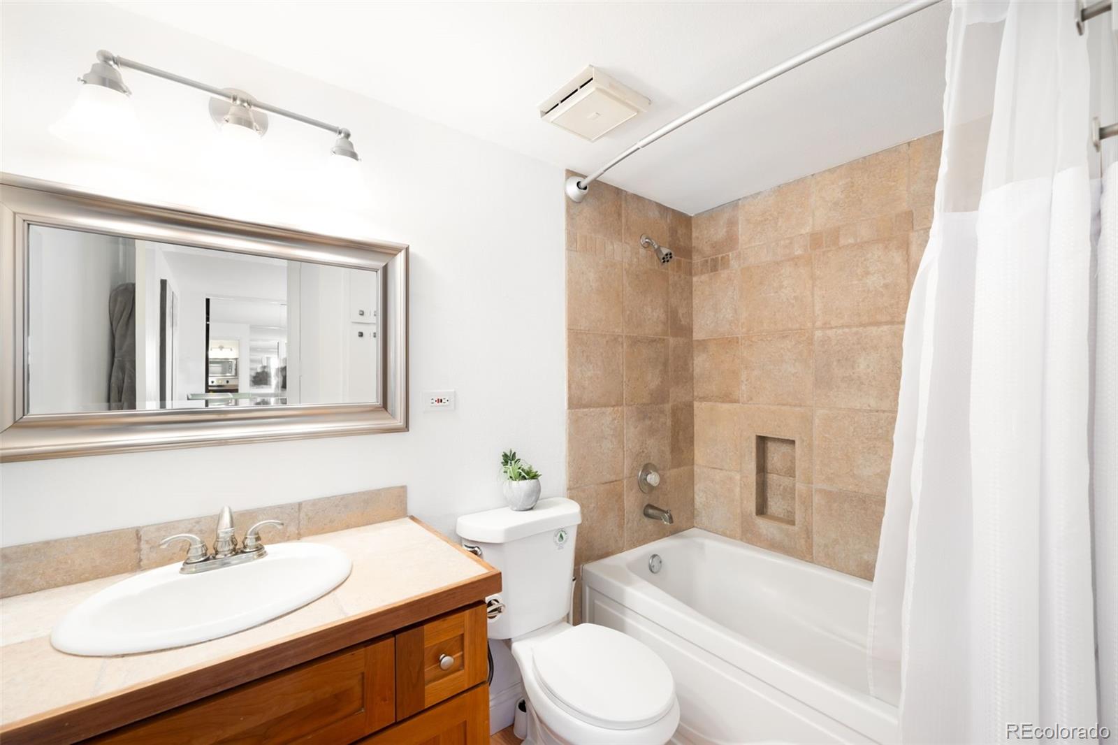MLS Image #12 for 1313 n williams street,denver, Colorado
