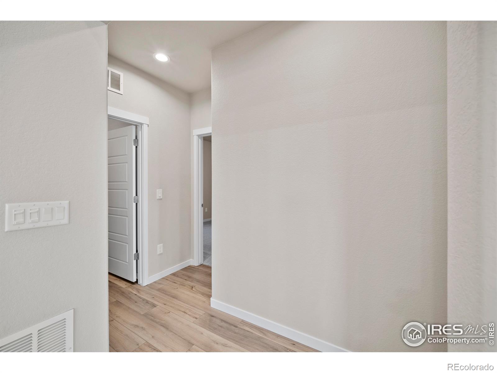 MLS Image #16 for 196  bird way,lochbuie, Colorado