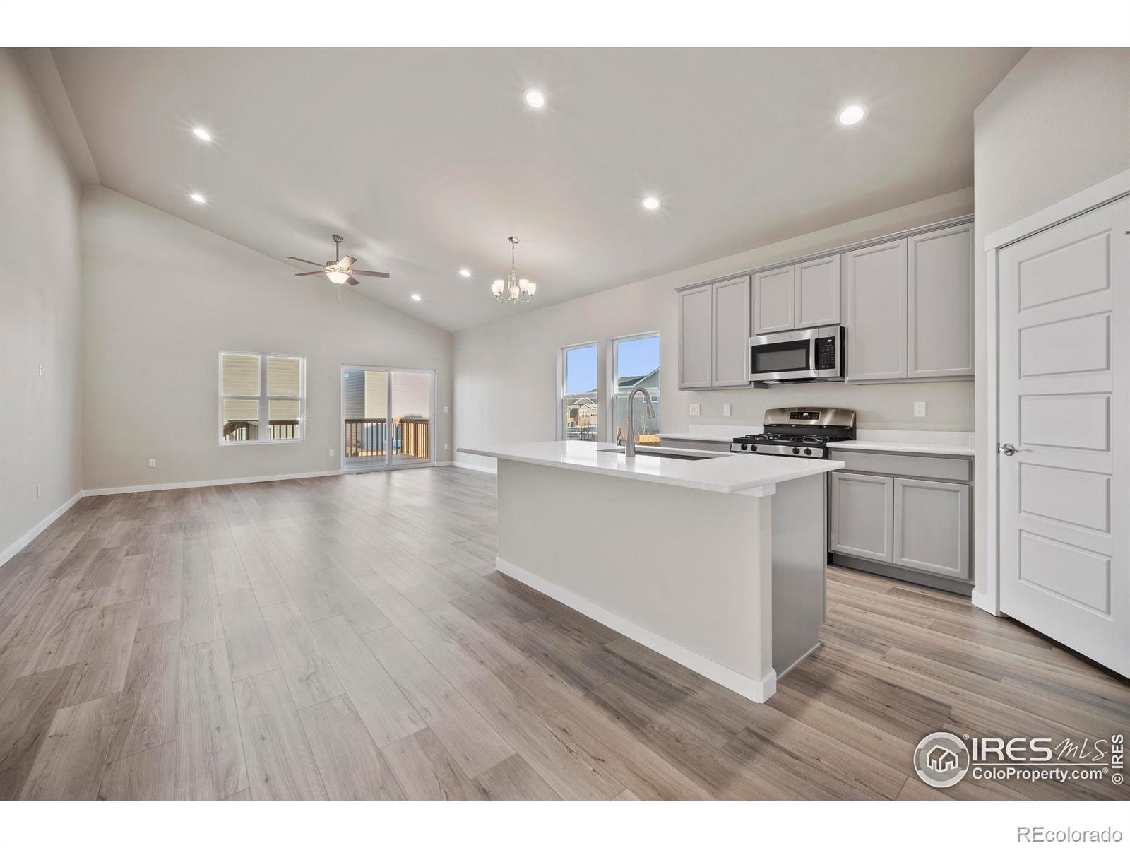 MLS Image #3 for 196  bird way,lochbuie, Colorado