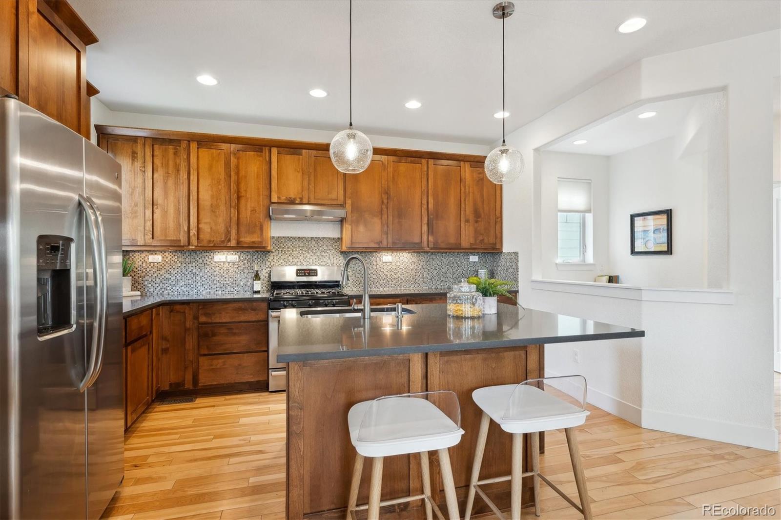 MLS Image #10 for 10671 e 28th avenue,denver, Colorado