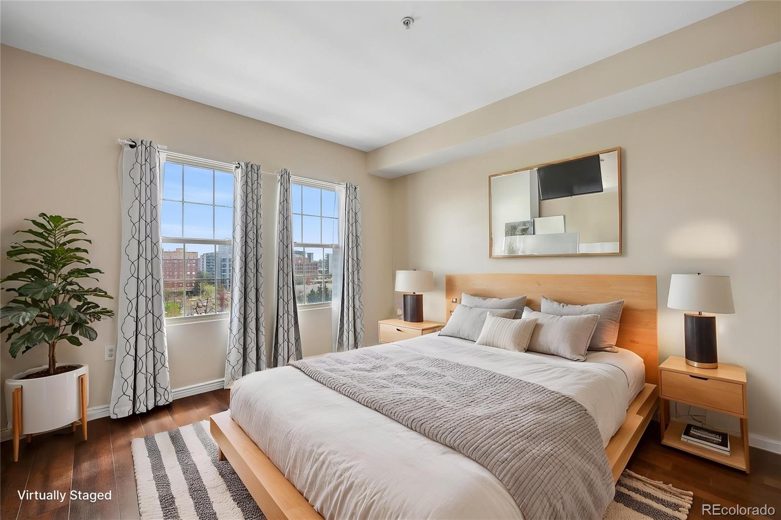 MLS Image #0 for 975 n lincoln street,denver, Colorado