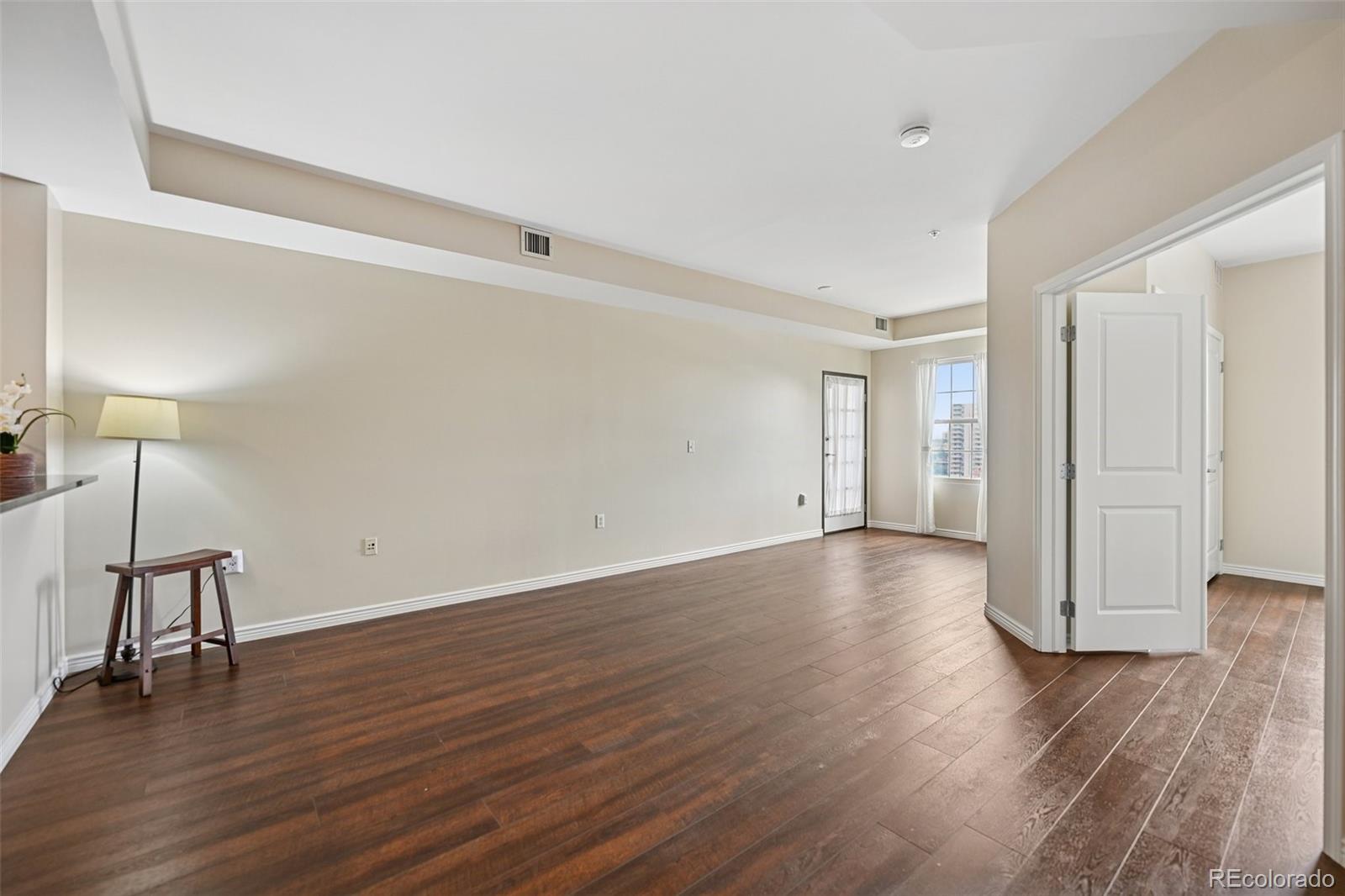 MLS Image #14 for 975 n lincoln street,denver, Colorado