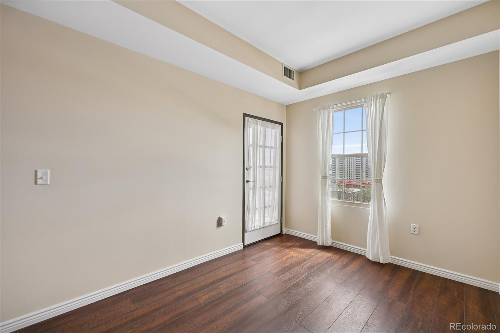 MLS Image #15 for 975 n lincoln street,denver, Colorado
