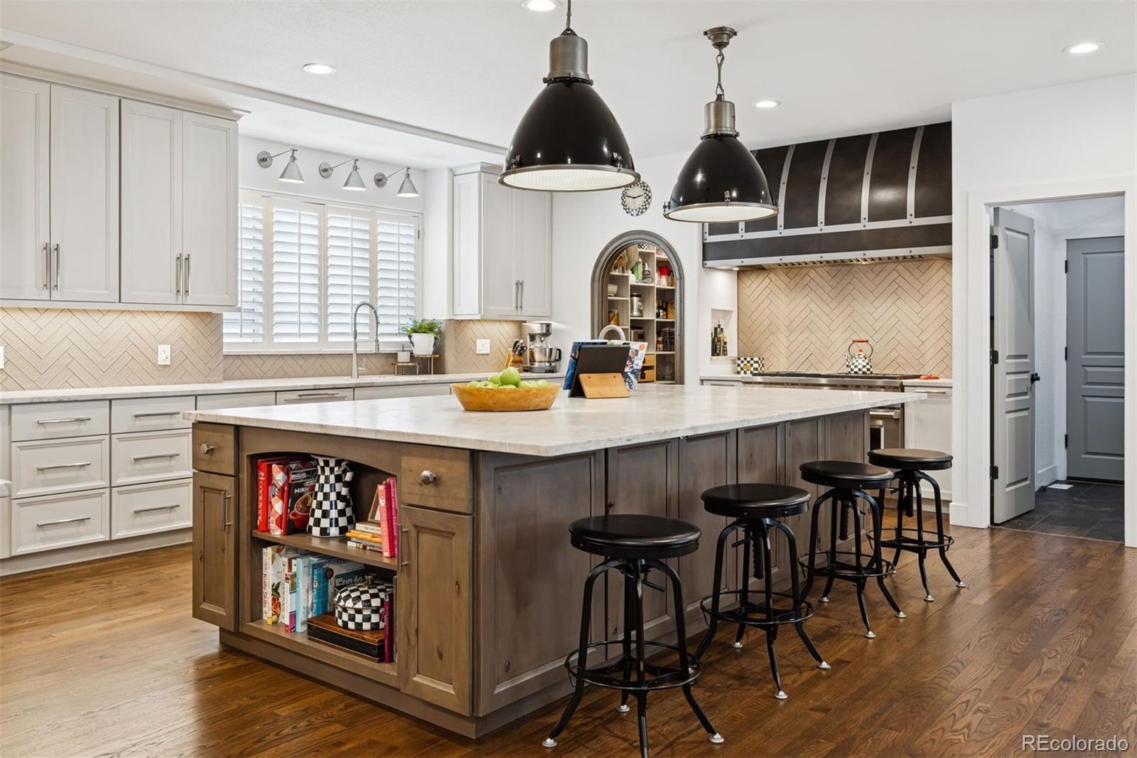 MLS Image #2 for 2500 s clayton street,denver, Colorado