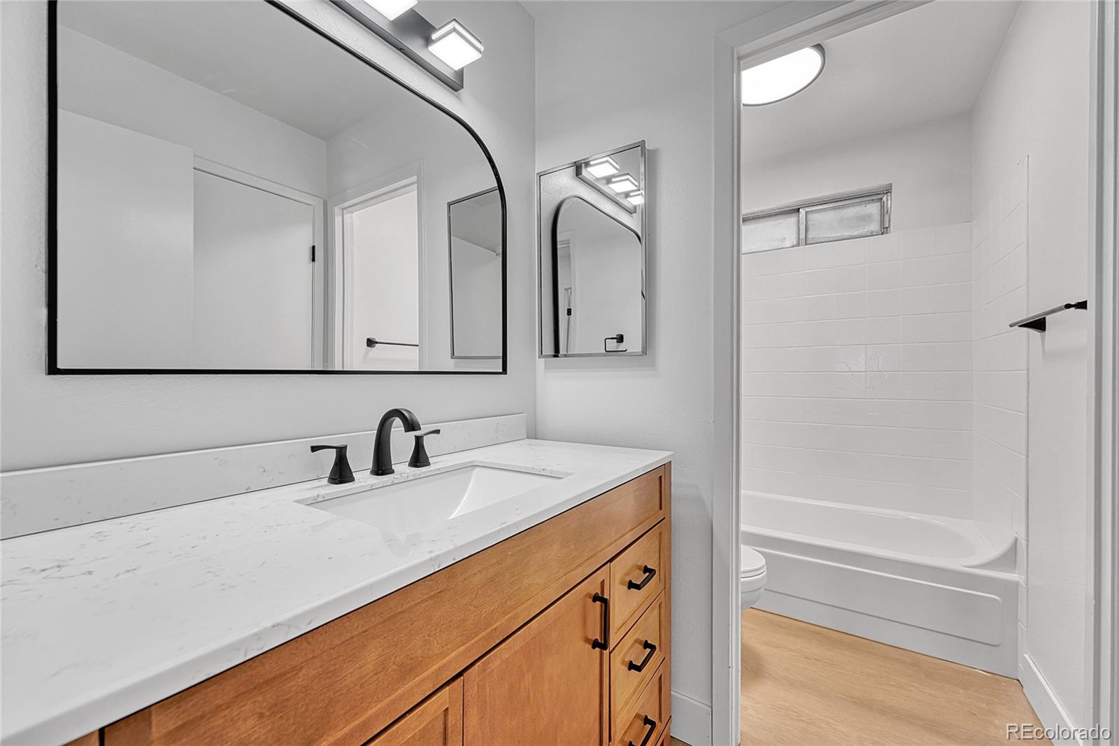 MLS Image #15 for 264 s newark circle,aurora, Colorado