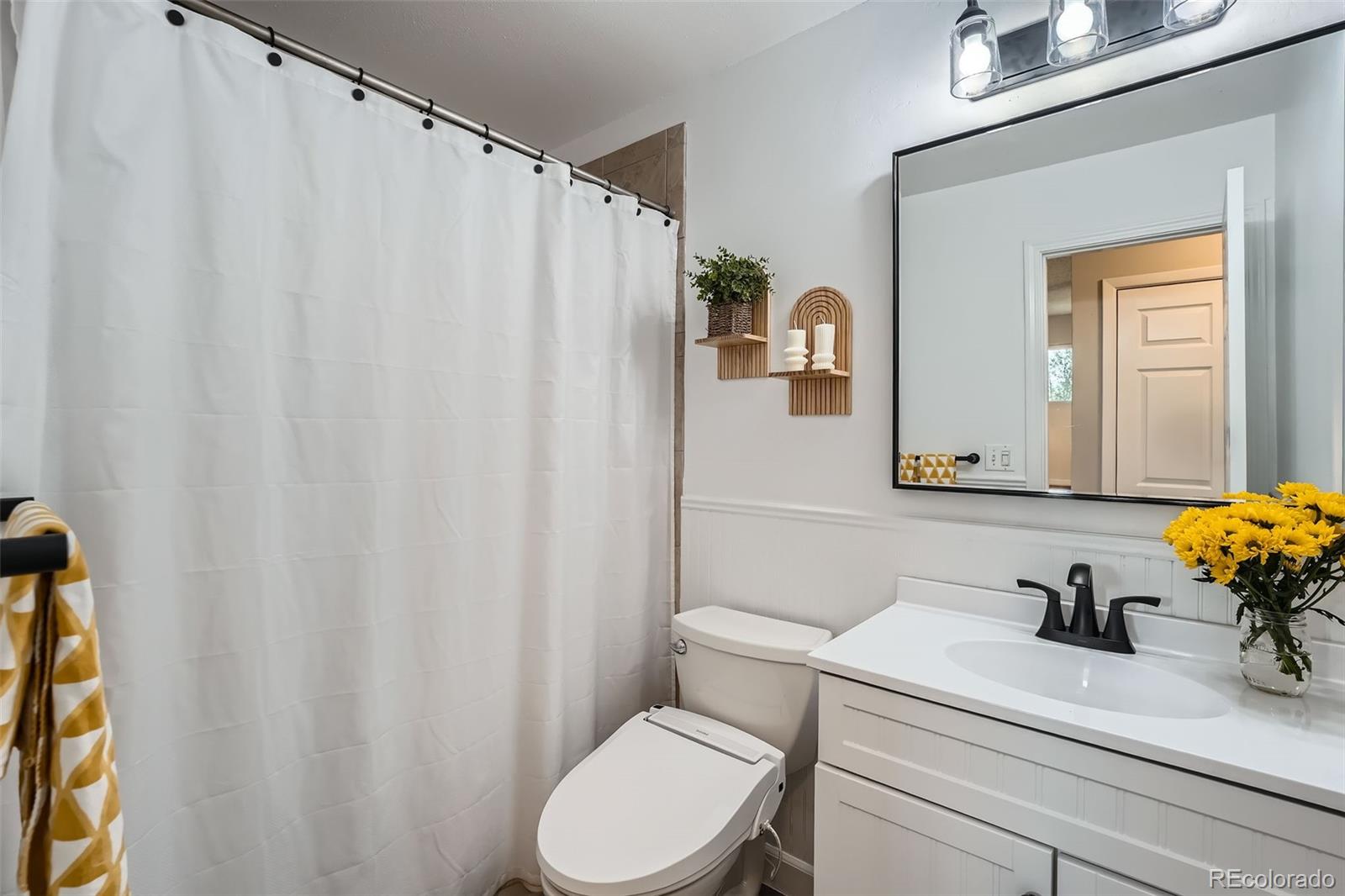 MLS Image #15 for 1641 s parfet court,denver, Colorado